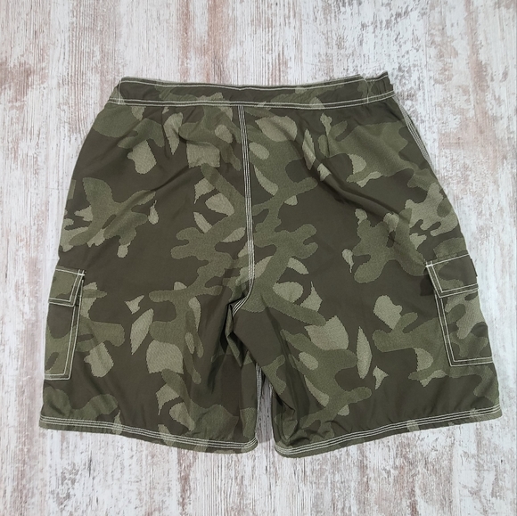 Men's Tommy Hilfiger Green Camoflauge Premium swim trunks lined Large - Picture 7 of 8